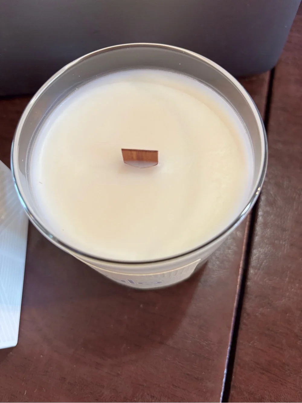 NEW Alo Yoga Signature Candle 8oz Santal Scent Crackling Wood Wick